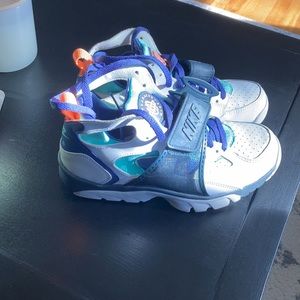 Nike huarache sneaker men’s 6 women’s 7.5 worn twice as shown